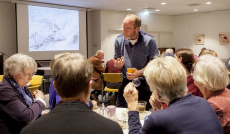 Kerkenraad nieuwe stijl Goor roept vragen op. Ds. de Jong reageert.
