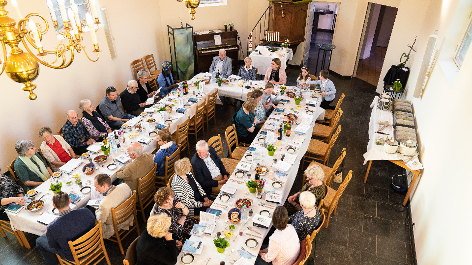 Gespreksbijeenkomsten jaarthema 'Aan tafel' Protestantse Kerk in
