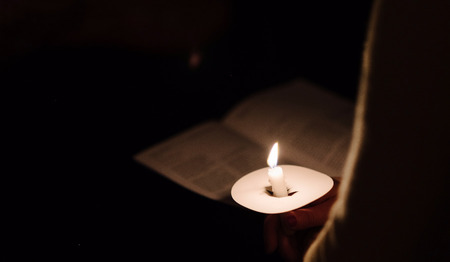 Kerst: hemels licht in een aardedonkere nacht