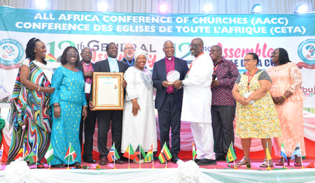 Christelijk wereldnieuws: duizenden jonge Europeanen 'samen onderweg' & eerste vrouwelijke voorzitter voor Afrikaanse Raad van Kerken
