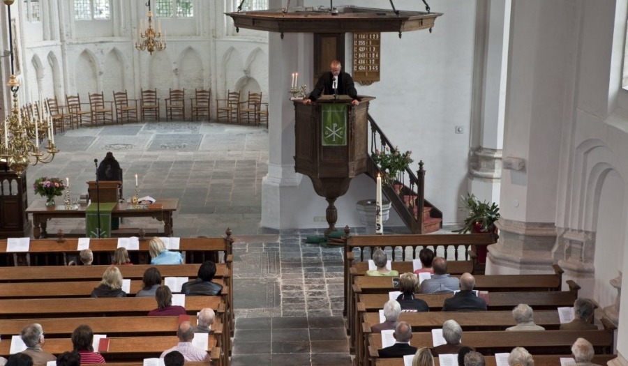 Dienstenorganisatie start met ‘uitzenddominee’