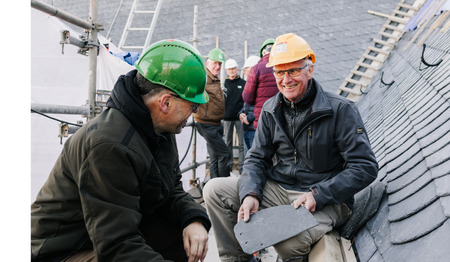 Samen de schouders eronder voor een nieuw kerkdak in Benschop 