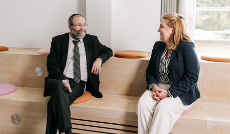 Rabbijn en predikant in gesprek over geloofsoverdracht aan een nieuwe generatie