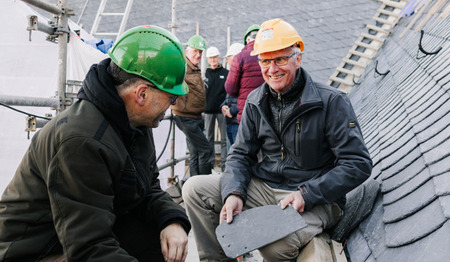 Samen de schouders eronder voor een nieuw kerkdak in Benschop 