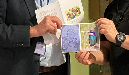 Eerste paasgroetenkaarten uitgereikt in PI Nieuwegein 