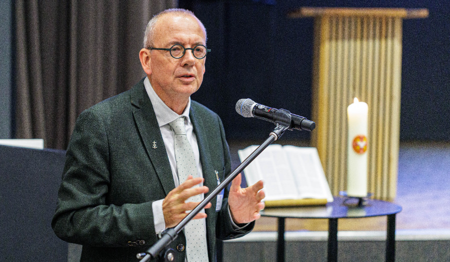 Kerkelijk werker krijgt civielrechtelijke positie